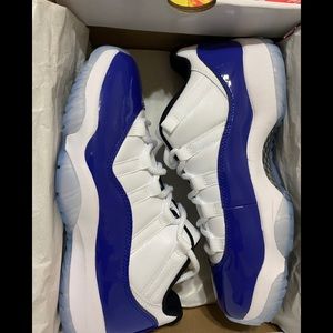 Jordan 11 concord women’s